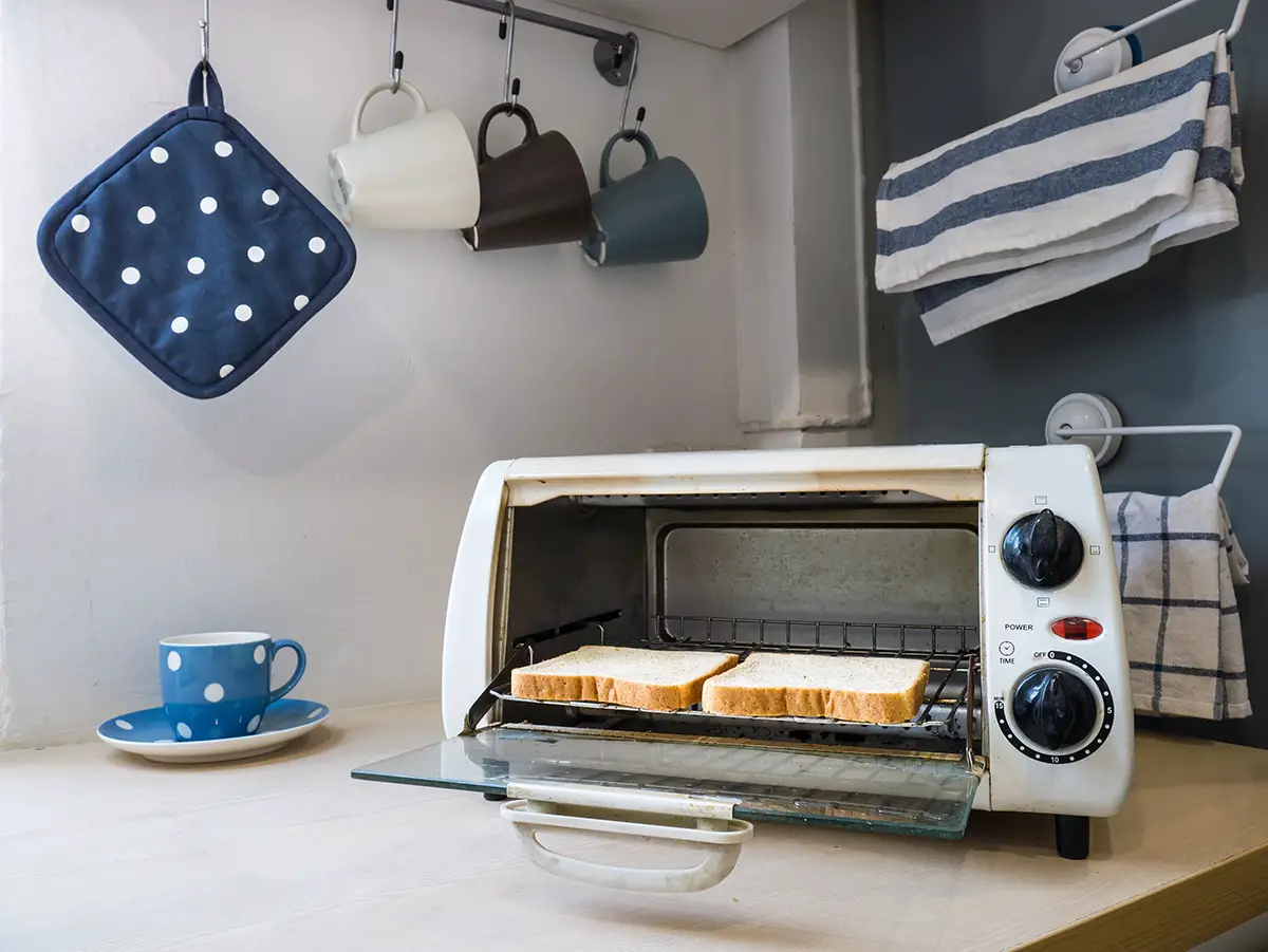 How to Clean a Toaster Oven -breadandbuzz.com