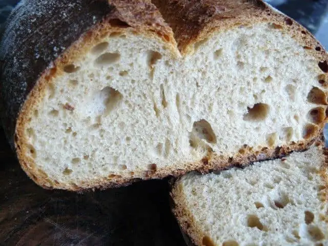 Dark mixed wheat bread